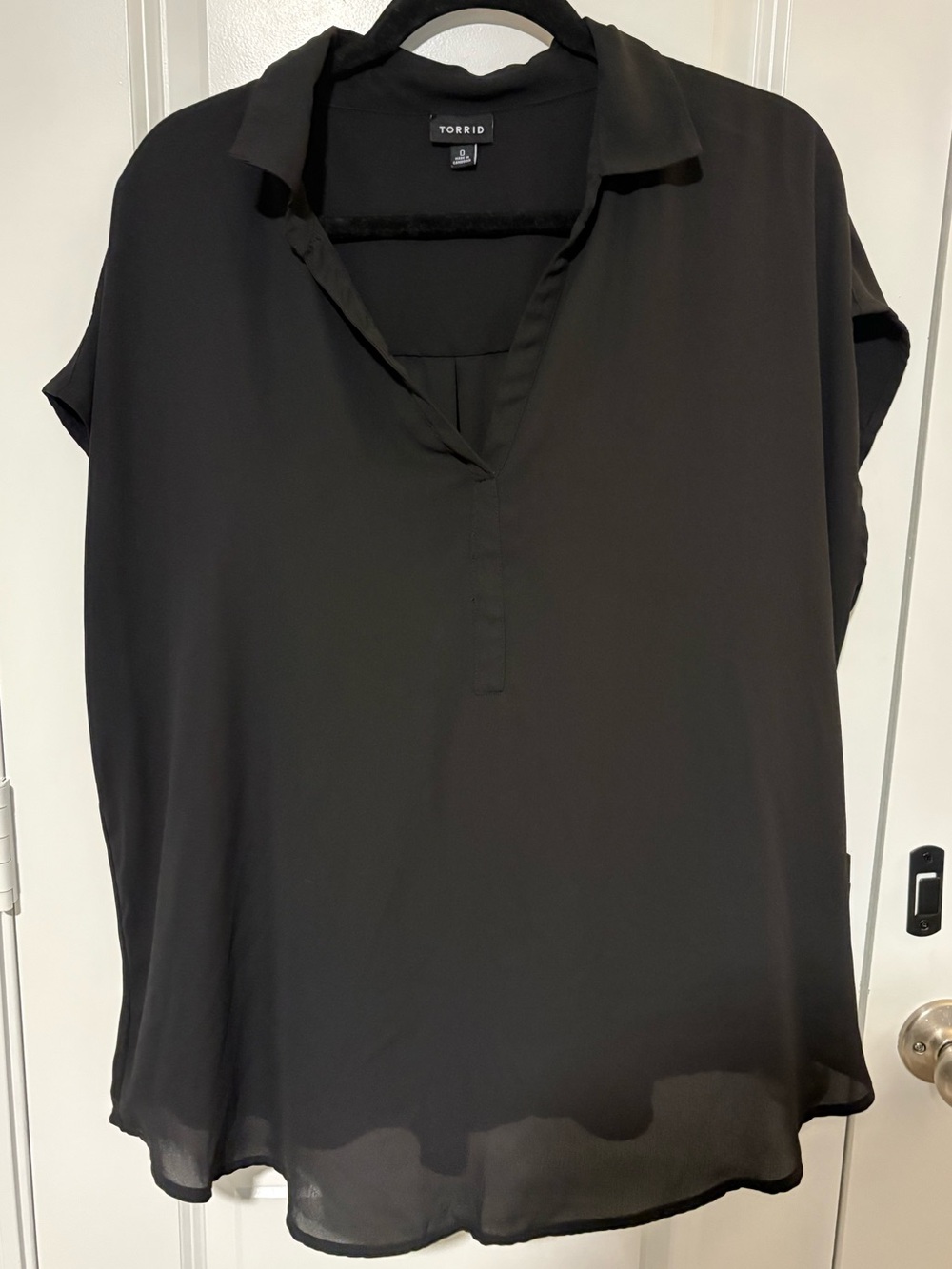 Torrid Black Sheer Collared Split Neck Short Sleeve Blouse Size 0